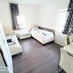 Apartmenthaus 33 K *