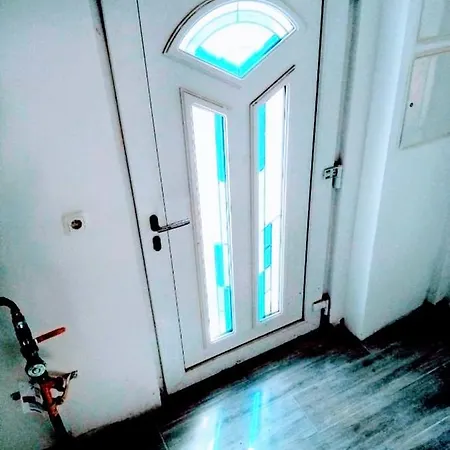Διαμέρισμα Fmi33 Next To Airport *